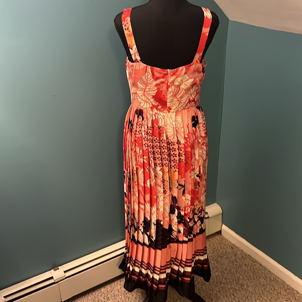 NWT Dalia McPhee Floral Printed Pleated Midi Dress Size Medium - Picture 9 of 16